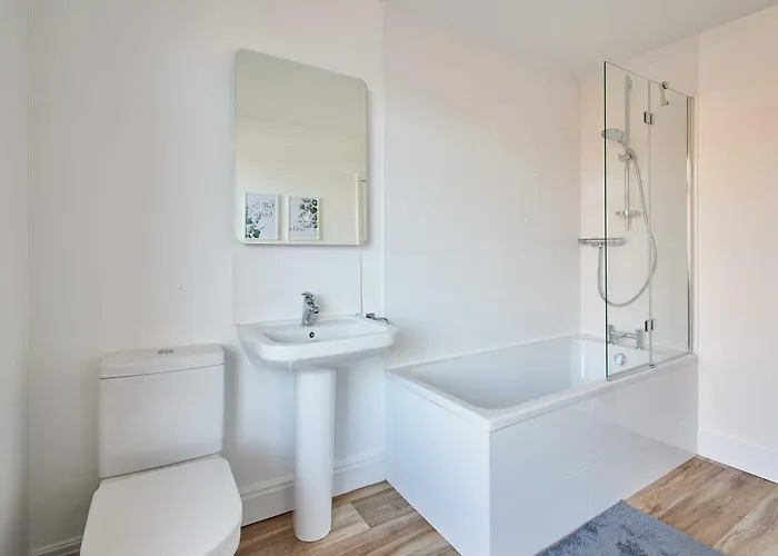 Host & - Wellington Street Ripon